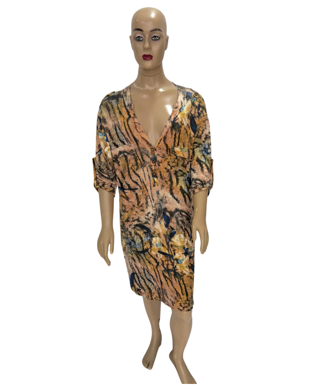 Chemise Casual Tecido leve estampado com fundo bege (TAM G)