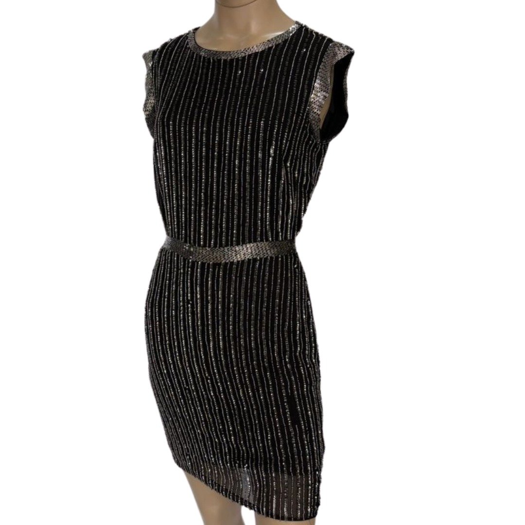 Vestido de Festa Preto com apliques prateados (TAM P)