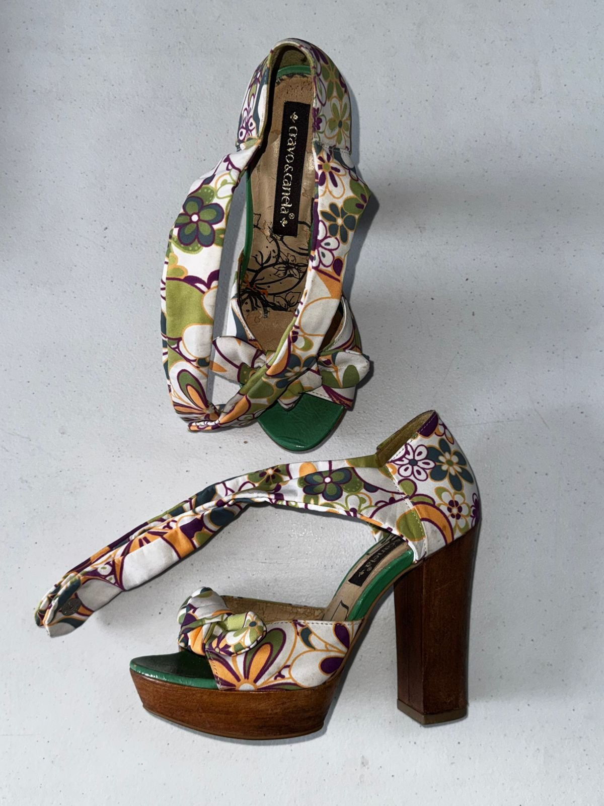 SANDALHA CRAVO & CANELA FLORIDO (TAM 34)